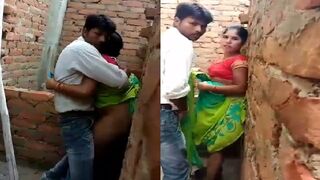 Chud rahi bhabhi range hath pakdi gayi