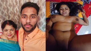 Mature sexy aunty chudi apne young lover se