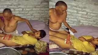 Village old man or young girl k bich ki chudai