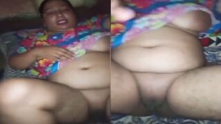 Mature randi ka banaya nude video