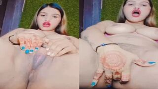 Sexy chut mai ungli kar chut fingering ka maja leti beautiful girl