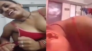 Padosi ka lund chusti sexy bhabhi