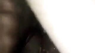 Muslim budhe or young aunty k bich ki hard chudai