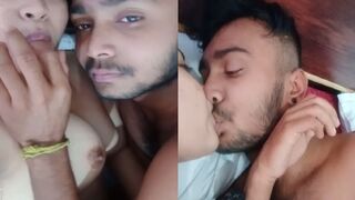 Desi lover ka kissing romance