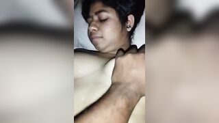 Bhabhi k boobs daba panty utaar chut mai kiya ungli