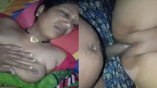 Village bhabhi ka boobs pressing or pussy fucking video