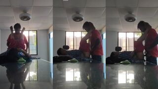 Office k andar manager nai choda safaiwali ki chut