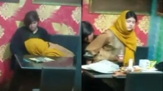 Restaurant k andar sex karte desi college lover