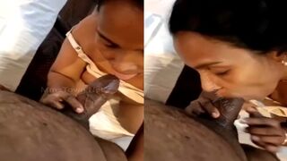 Mature aunty chus rahi hai jawan lund