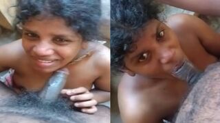 Randi aunty sidhiyo mai baith chus rahi hai padosi ka lund