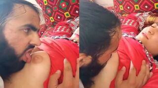 Beautiful sali k boobs ko chusa jija nai