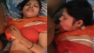 Sexy desi pados wali bhabhi ko chusaya bada lund