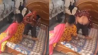 Biwi k saamne kiya jawan kamwali ki chudai