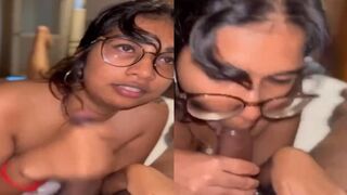 Sexy chasmish college girl nai apne boyfriend ko di deep sloppy blowjob