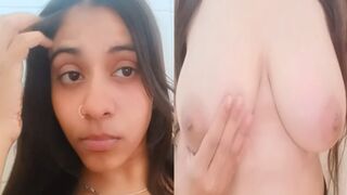 Sexy ladki nai banai boobs pressing ka video
