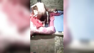 Village kashimir muslim bhabhi chud gayi apne padosi k sath